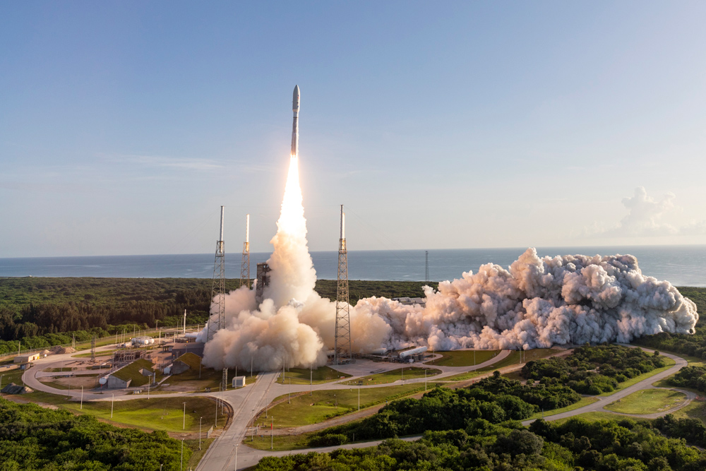 A photograph of the Mars InSight being launched from the Cape Canaveral Air Force Base.